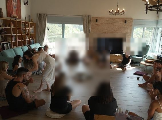 מעגל פתיחה בסלון